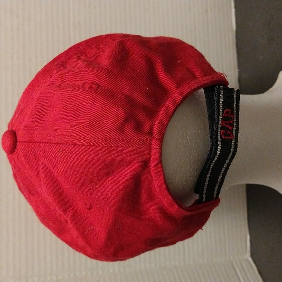 VGUC. GAP American flag colored red baseball cap. - Picture 3 of 8